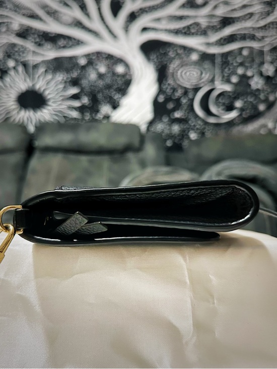 Tory Burch Elegant Black Leather Crossbody Bag - Picture 13 of 17